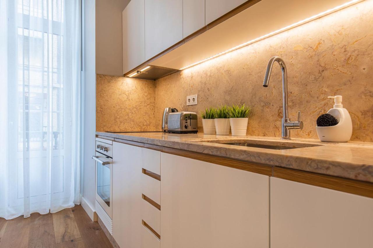 Upscale & Trendy Flat In The Center Apartment Lisbon Luaran gambar